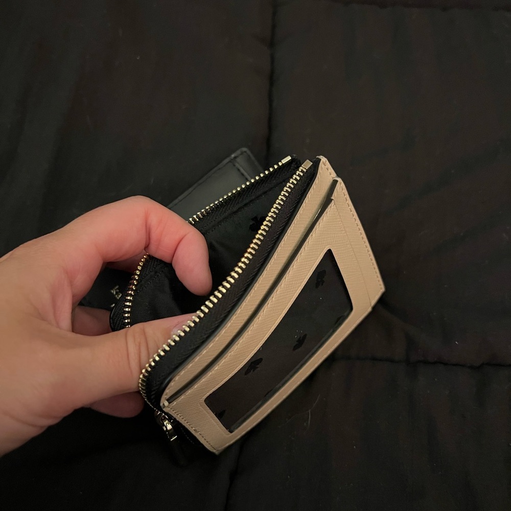 Kate Spade Wallet - Picture 6 of 6